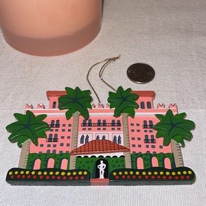 🦩NWOT Boca Raton Resort & Club wooden souvenir / ornament.  Replica of hotel.